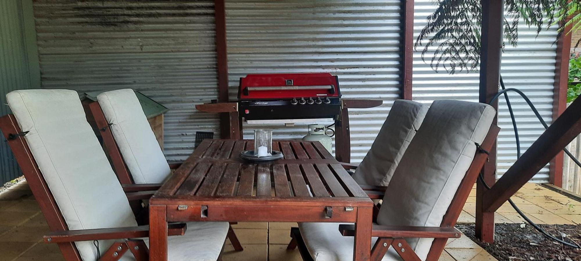 Cock Or Two Kink House Hotel Cockatoo Bagian luar foto