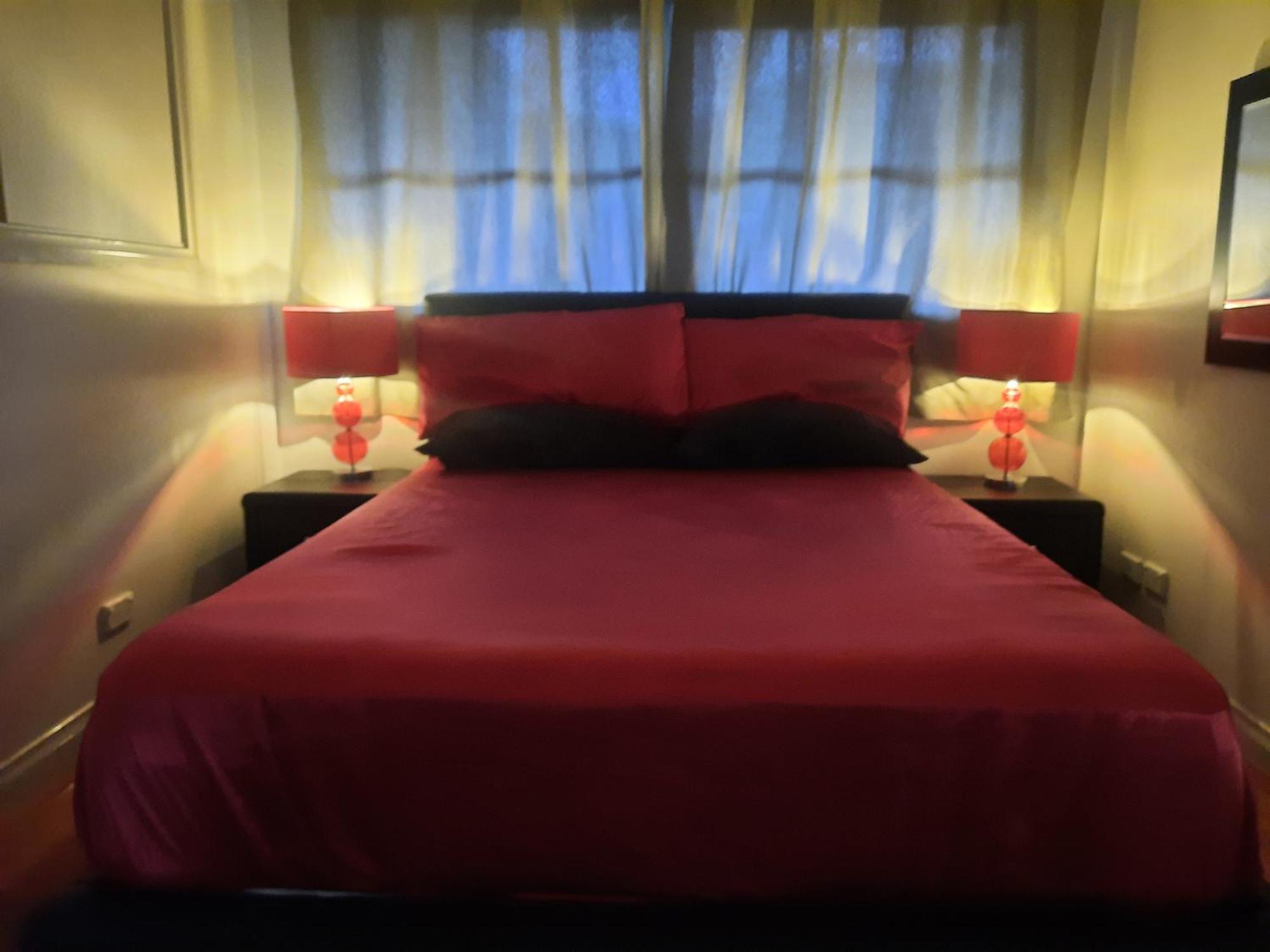 Cock Or Two Kink House Hotel Cockatoo Bagian luar foto